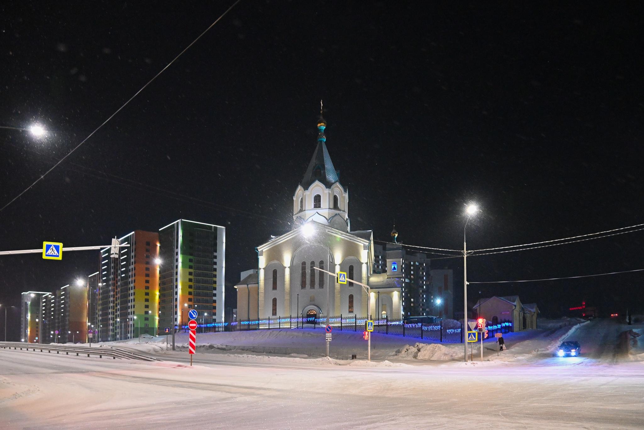 В храме Рождества Пресвятой Богородицы города Кирова встретили праздник Рождества Христова