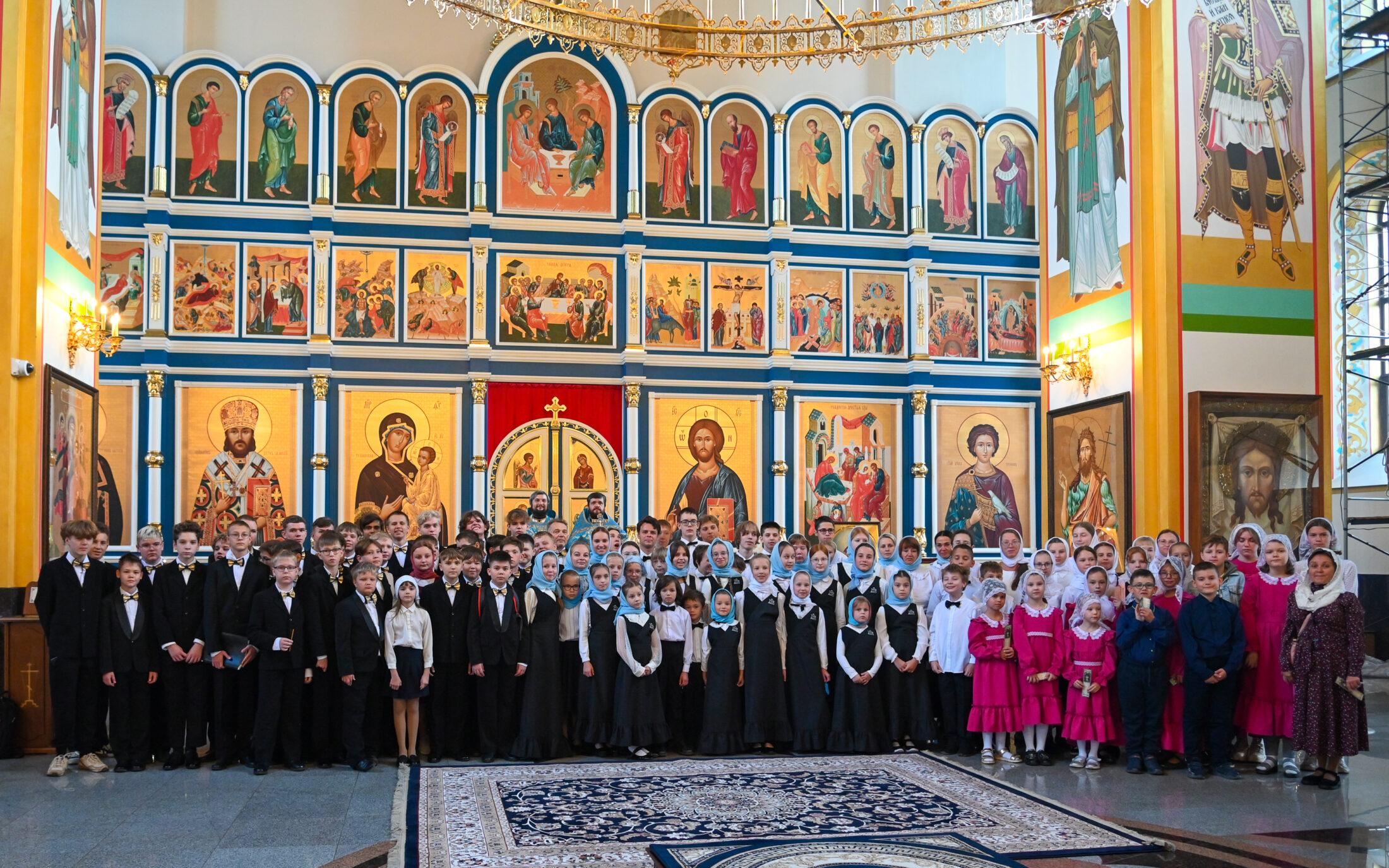 В храме Рождества Пресвятой Богородицы совершилась детская Литургия